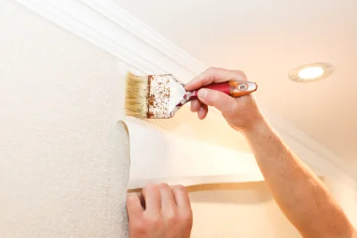 Pose de papier peint à Hourc — revêtements muraux et toiles de verre